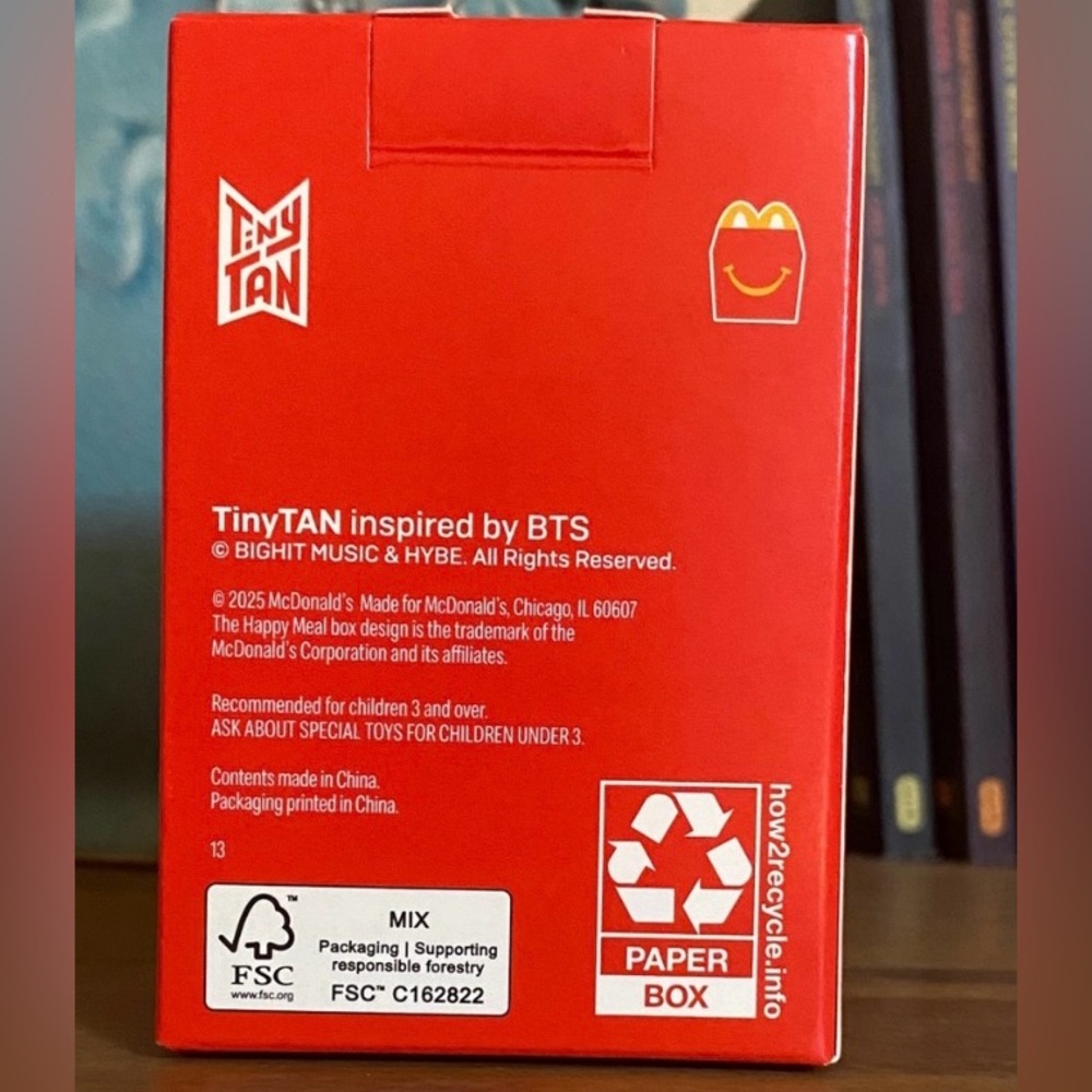 NWT TinyTAN BTS Throwback & Encore Collectible Figurine Set: Jung Kook, V, RM - Picture 12 of 15